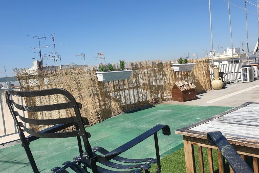 Ferienwohnung Καλινοβου 1 Κευελπιδων Πεδιον Αρεωσ Athen Exterior foto