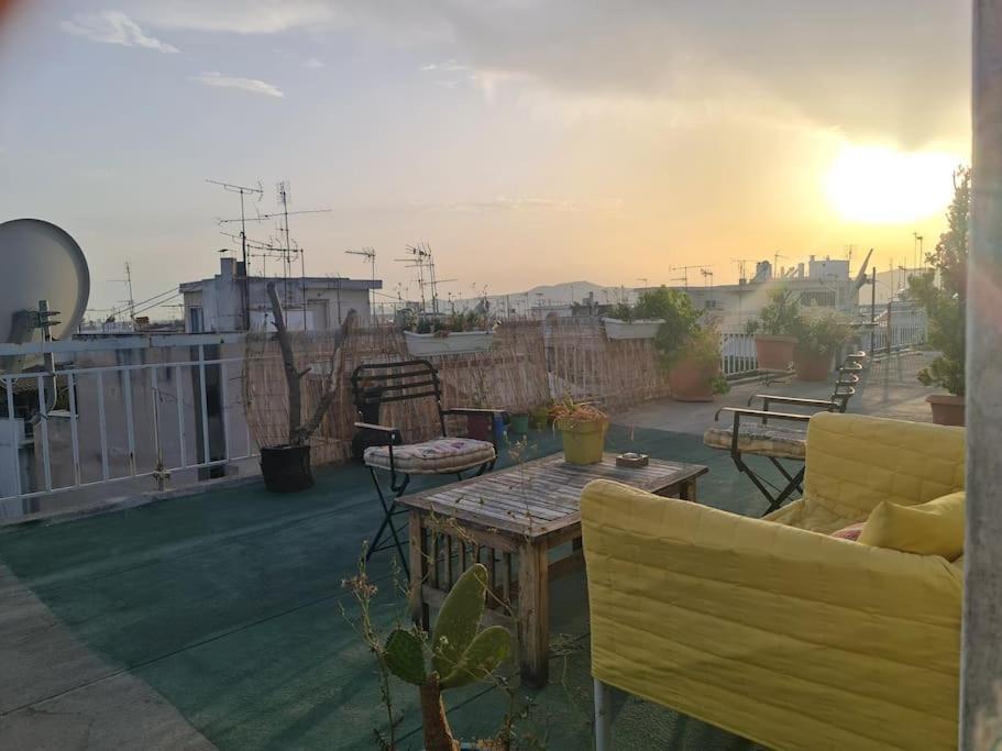 Ferienwohnung Καλινοβου 1 Κευελπιδων Πεδιον Αρεωσ Athen Exterior foto