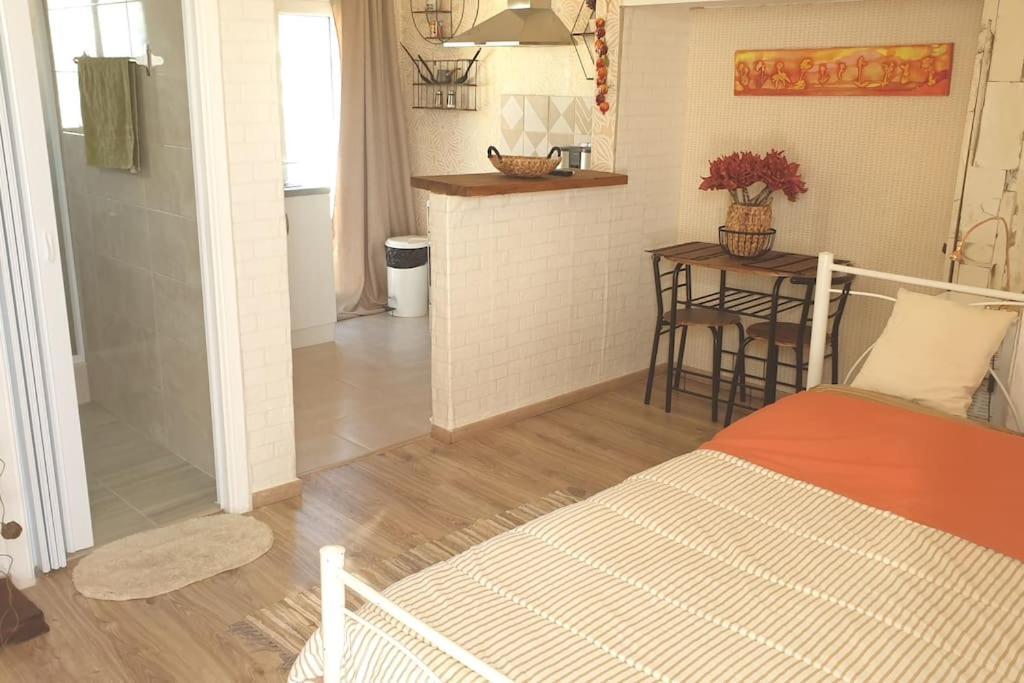Ferienwohnung Καλινοβου 1 Κευελπιδων Πεδιον Αρεωσ Athen Exterior foto