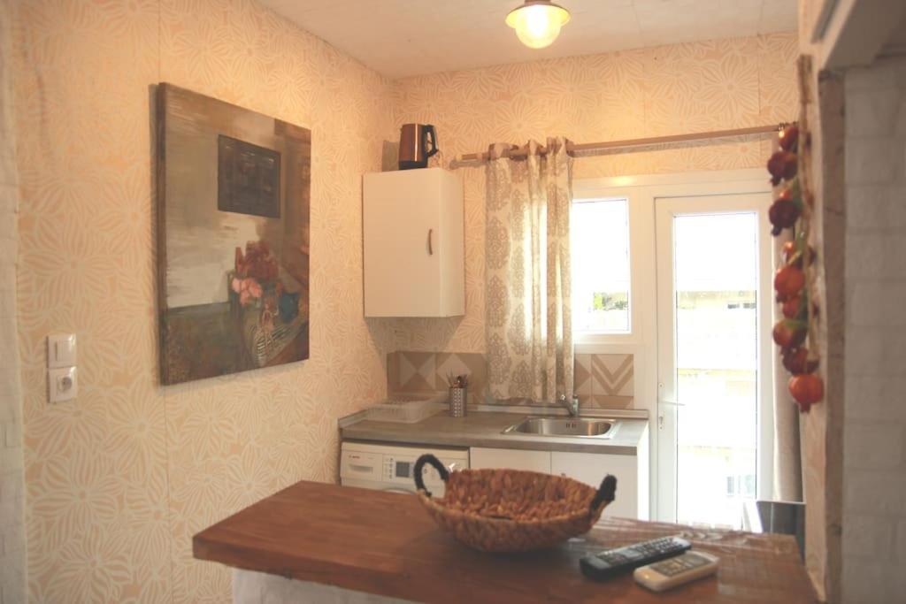 Ferienwohnung Καλινοβου 1 Κευελπιδων Πεδιον Αρεωσ Athen Exterior foto