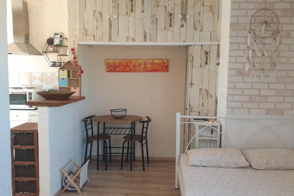 Ferienwohnung Καλινοβου 1 Κευελπιδων Πεδιον Αρεωσ Athen Exterior foto